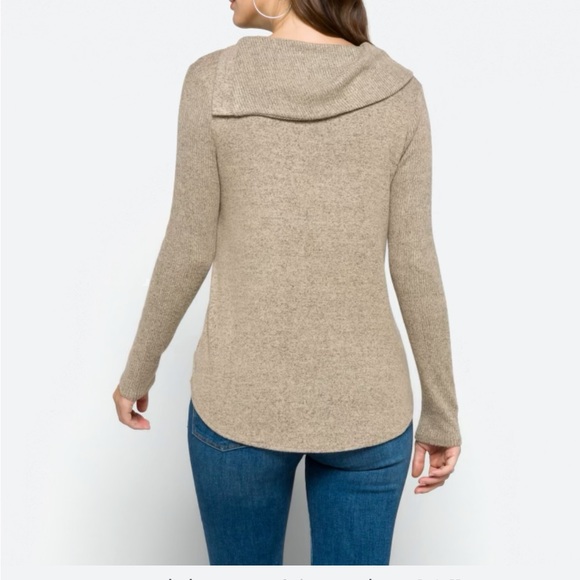 NWT Stitch Fix Blouse. This is the softest material!! - Picture 2 of 8